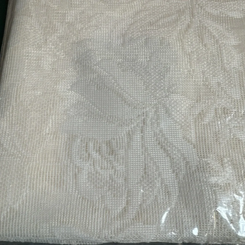 Floral Vine One Swag Eggshell style Barbara Scalloped Lace 75x32 inches